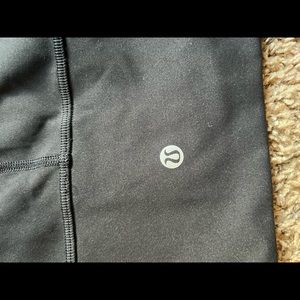Lululemon leggings size 6